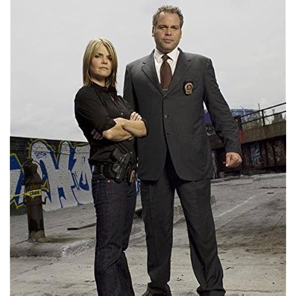 Amazon.com: The Sandbaggers, Set 2 - At All Costs : Roy