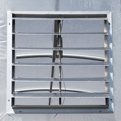High Tunnel/Greenhouse Wiggle Wire in Vent with Auto Opener (24")