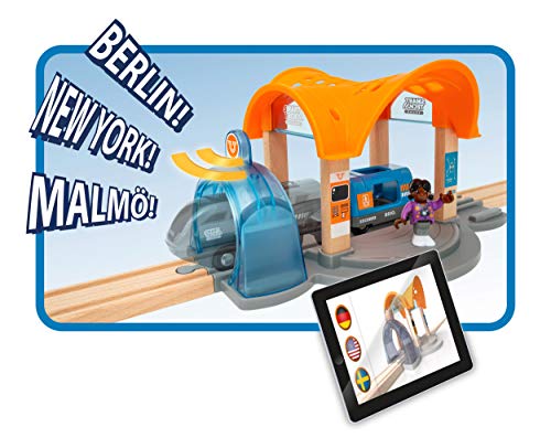 BRIO World 33973 Smart Tech Sound Bahnhof mit Action Tunnel Zubehör Holzeisenbahn Interaktives Spielzeug empfohlen ab 3 Jahren – Bild 4