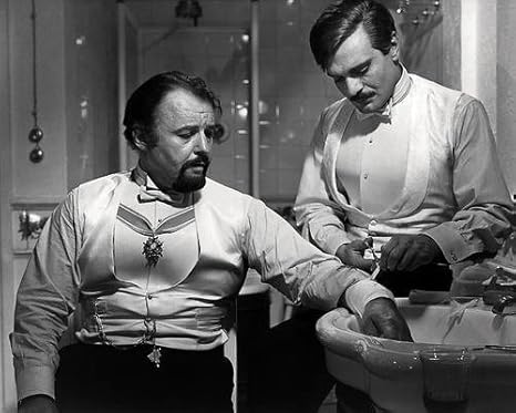 Amazon Komarovskyとしてユーリとロッド スタイガーなどドクトル ジバゴ16xポスターオマー シャリフ アートフレーム ポスター オンライン通販