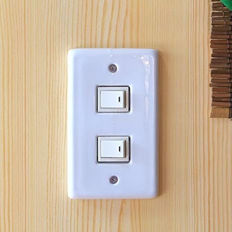 Amazon Co Jp スタンダードスイッチプレート 2穴 専用ネジ2本付き スイッチカバー コンセントプレート コンセントカバー 陶器製 リフォーム 簡単交換 Diy ホーム キッチン