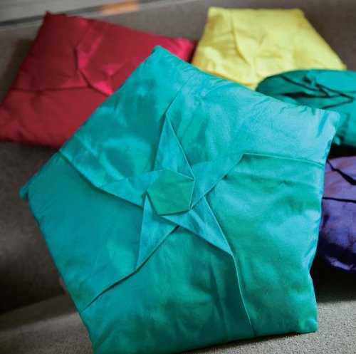 Shadowfolds: Surprisingly Easy-to-Make Geometric Designs in Fabric - Thumbnail 3