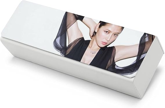 Amazon 超軽量 革風 メガネケース Pu収納ボッ男性と女性のための耐圧保護メガネ シンプル かわいい グッズ クス メガネ拭き メガネ 拭きクロススタイリッシュ シンプル サングラスケース 学生 通学 誕生日プレゼント 長澤まさみ 服 ファッション小物 通販