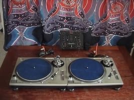 technics SL-1200 MK2 Turntables w/ 2 Stanton 680 EL needles
