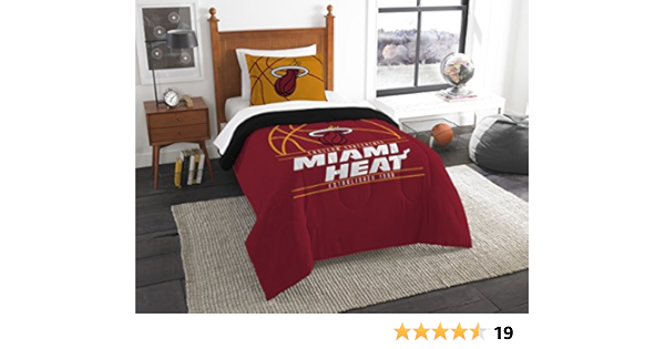 Amazon Com The Northwest Company Officially Licensed Nba Miami Heat Reverse Slam Full Queen Comforter And 2 Sham Set Red 1nba 84900 0014 Ret Clothing