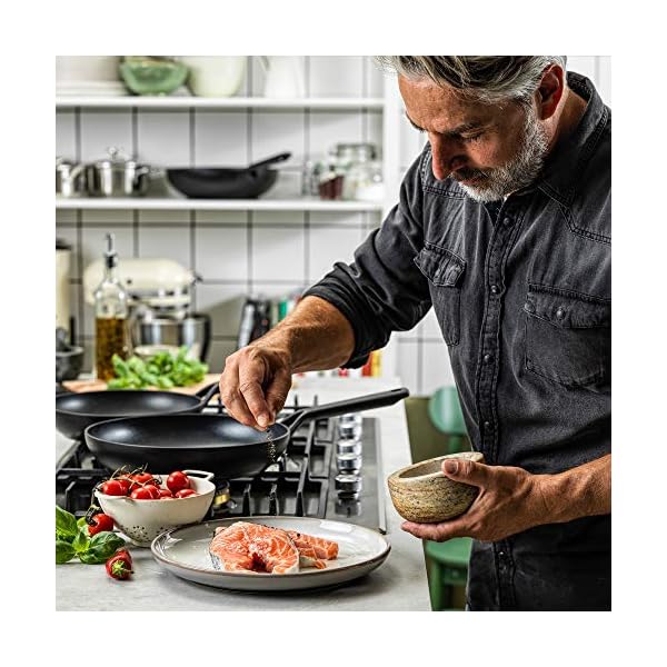 KitchenAid-Classic-Frying-Pan-Non-Stick-Aluminium-Pan-with-Stay-Cool-Handle-Induction-and-Oven-Safe-Cookware-28-cm KitchenAid Classic Forged 3-layer German Engineered, Non-Stick 28 cm Frying Pan, Induction, Oven Safe,Black