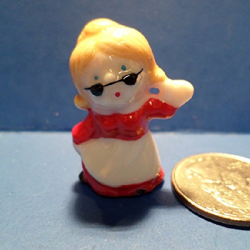 The Bug House ** Mrs. Claus (w/sunglasses) ** B152