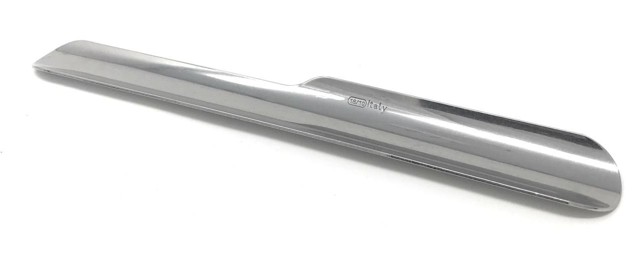 Collect Crumbs Scoop in Stainless Steel cod.23003 cm 16x2,3x0,5h by Varotto & Co.