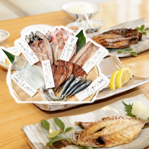 無添加・無着色・手造り　唐津こだわりの旬の干物セット、唐津産旬サバ、旬アジみりん、金時鯛一夜干し（旬の白身魚干物）、スルメイカ一夜干し、真鰯丸干し、トロあじ開き6種11尾ひものセットを大奉仕