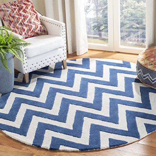 SAFAVIEH Cambridge Collection Area Rug - 6' Round, Navy & Ivory, Handmade Chevr…