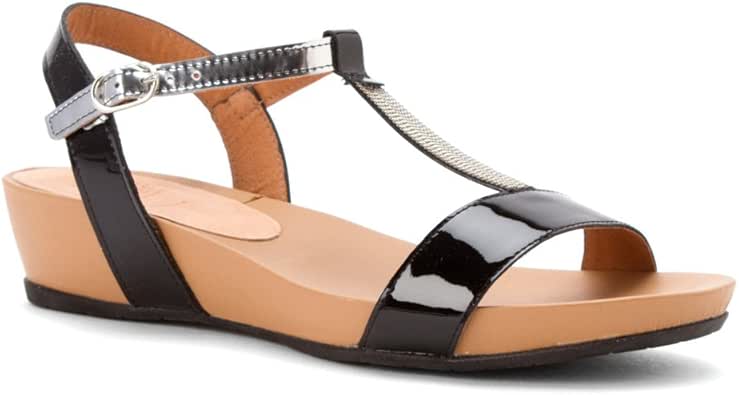 wonders fly sandals