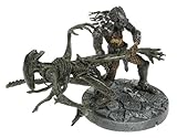 McFarlane: Alien vs. Predator - Celtic Predator Throws Alien