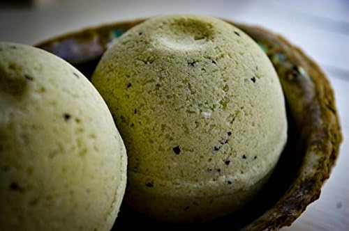 Mint Chocolate Chip Bath Bomb - 100% Organic and Handcrafted - Seaweed and black sea salt - Large Size - 5.5 oz
