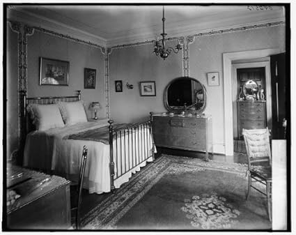 Amazon Com Photo Bedroom Brass Bed Interiors Furniture