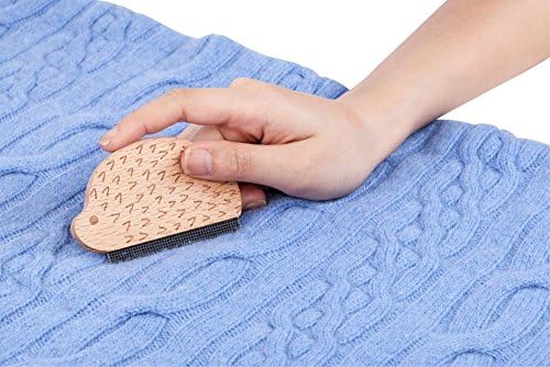 Serenity FairWood Hedgehog Sweater Comb, Cute & Convenient Fuzz Remover, Pill Remover, & Cashmere Comb, Lint Remover for Pet Hair & Fuzz, 8.5 x 5.2 cm / 3.3 x 2 in