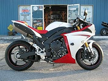 r1 white red