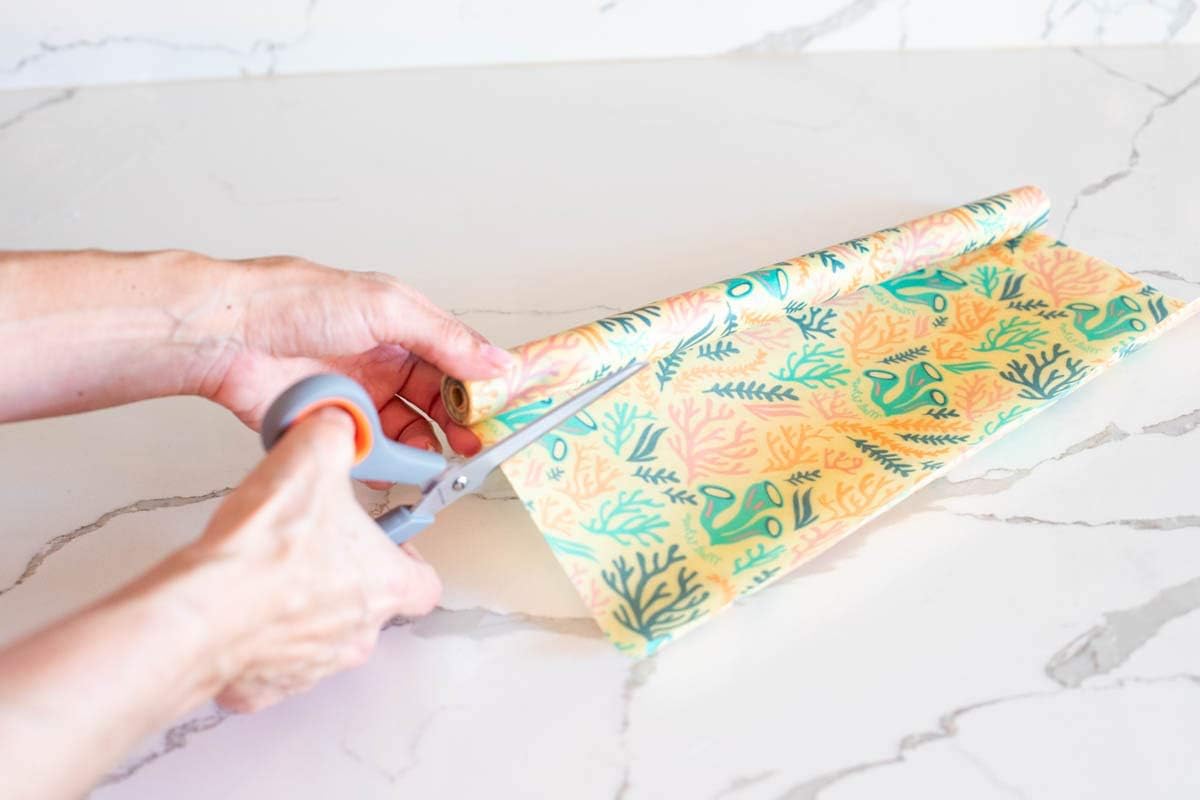 Meli Wraps is On A Roll | Reusable Beeswax Wraps Roll | Cut to Size | 100% GOTS Certified Organic Cotton | Made in Hawai’i | Long-lasting, Reusable, Earth-Friendly cling wrap Replacement | Reef Print