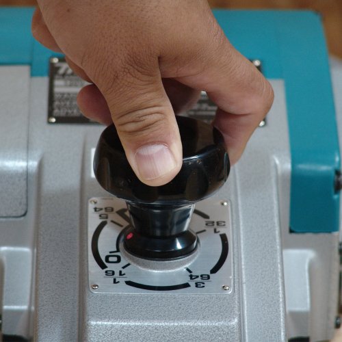 Makita-1806B-109-Amp-6-34-Inch-Planer