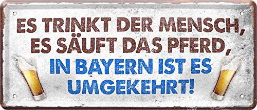 Blechschild Funny beer drinking saying "Es Trinkt Mensch, Säuft Pferd - in Bavara." Decorative alcohol pub bar sign metal sign humour funny gift for birthday or Christmas 28 x 12 cm