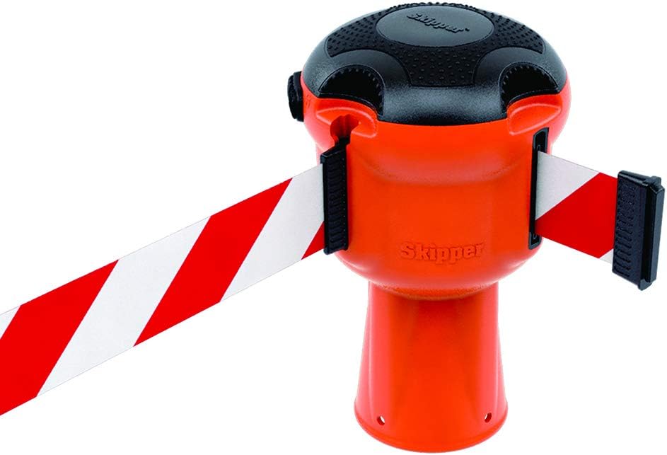 Skipper™ Retractable Barrier System