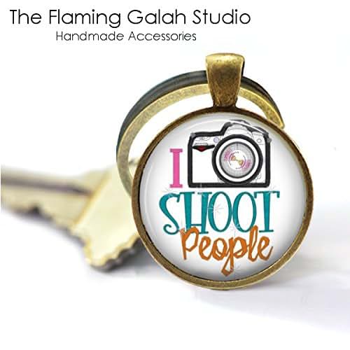 Amazon.com: I SHOOT PEOPLE Key Ring • Funny Photographer