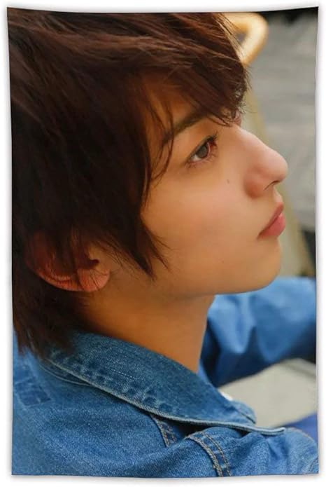 Amazon Co Jp 横浜流星 写真 タレント写真集 タペストリー インテリア 壁掛け おしゃれ 室内装飾 多機能 寝室 カーテン おしゃれ 個性ギフト 新築祝い 結婚祝い プレゼント ウォール アート 60in 40in ホーム キッチン