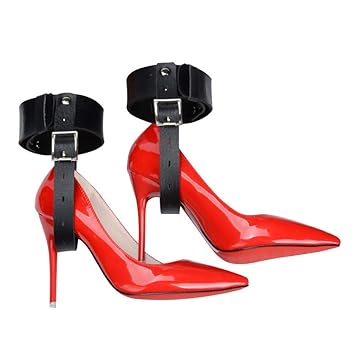 Weibliche Locking Leder Knöchelriemen Zurückhaltung Manschetten an High Heels Schuhe Rote Riemen für Frauen Sex Toys fixiert,