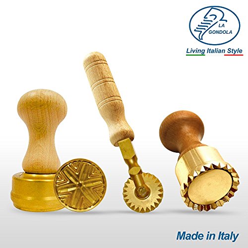 LaGondola Bundle : 1 Round Corzetti Stamp, 1 Round Professional Ravioli Stamp 50 mm and 1 Pasta Cutter Festooned in Brass and Natural Wood