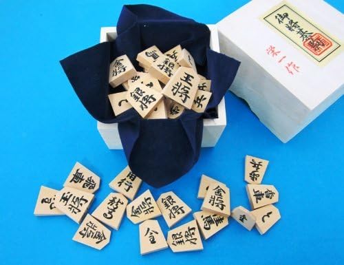 Kinki paulownia boxed and Carved boxwood chess pieces on special (japan import)