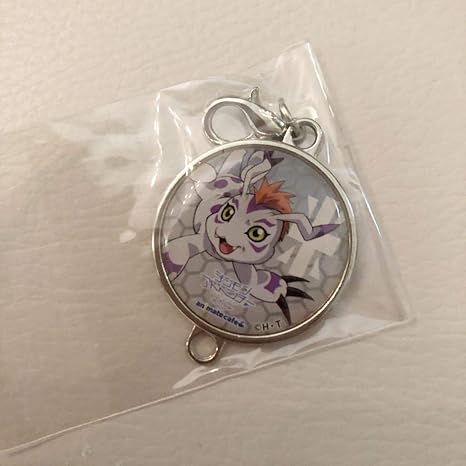 Amazon デジモンアドベンチャー Tri メタルチャーム ゴマモン アニメイトカフェ アニカフェ コラボカフェ 缶バッジ キーホルダー アニメ 萌えグッズ 通販