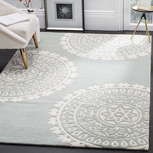 Safavieh Bella Collection BEL121A Handmade Grey and Ivory Premium Wool Area Rug (6' x 9')