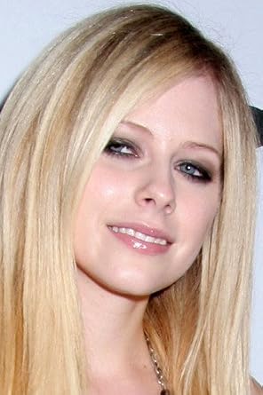 Avril Lavigne 24x36 Poster Lovely Close Up Portrait At Amazon S