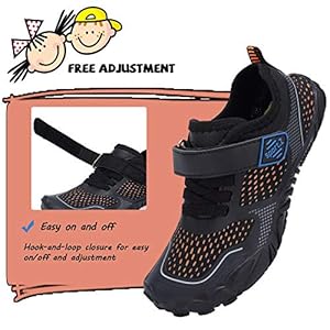 IceUnicorn Kinder Traillaufschuhe Barfußschuhe Mädchen Jungen Atmungsaktiv rutschfest Wanderschuhe Sportschuhe Laufschuhe Strandschuhe(02 Schwarz, 24EU) 3 Schnorchelmasken 51afQjEMt L. SS300 Obermaterial: Das Obermaterial besteht aus hochelastischem Stoff mit guter Atmungsaktivität und schneller Trocknung und hohem Tragekomfort ohne Verformungen.
Innenmaterial: Perfekt zum Strand, Surfen, Bootfahren, Radfahren, Joggen, Wandern, Angeln, und für andere Indoor und Outdoor Aktivitäten.
Sohle: Gummi. Das rutschfeste TPR-Material schützt das Baby und die natürliche Form ist auf Wachstum und Entwicklung des Babys ausgelegt.