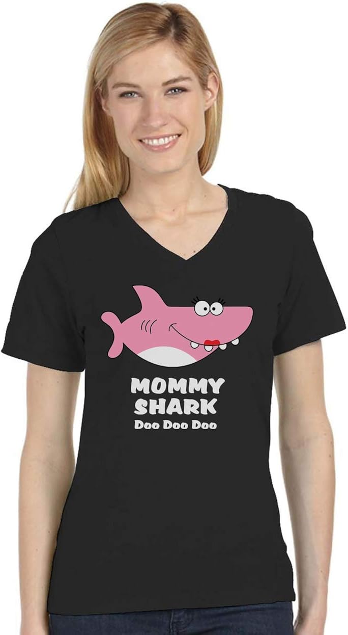 Tstars - Mommy Shark Doo doo doo Gift for Mom V-Neck Fitted Women T-Shirt