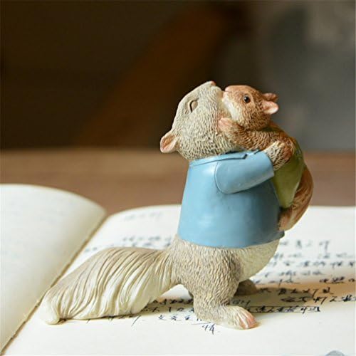 Heliyan Resin Miniature Squirrels Lift Up Pine Conesfairy Garden Decoration Accessories