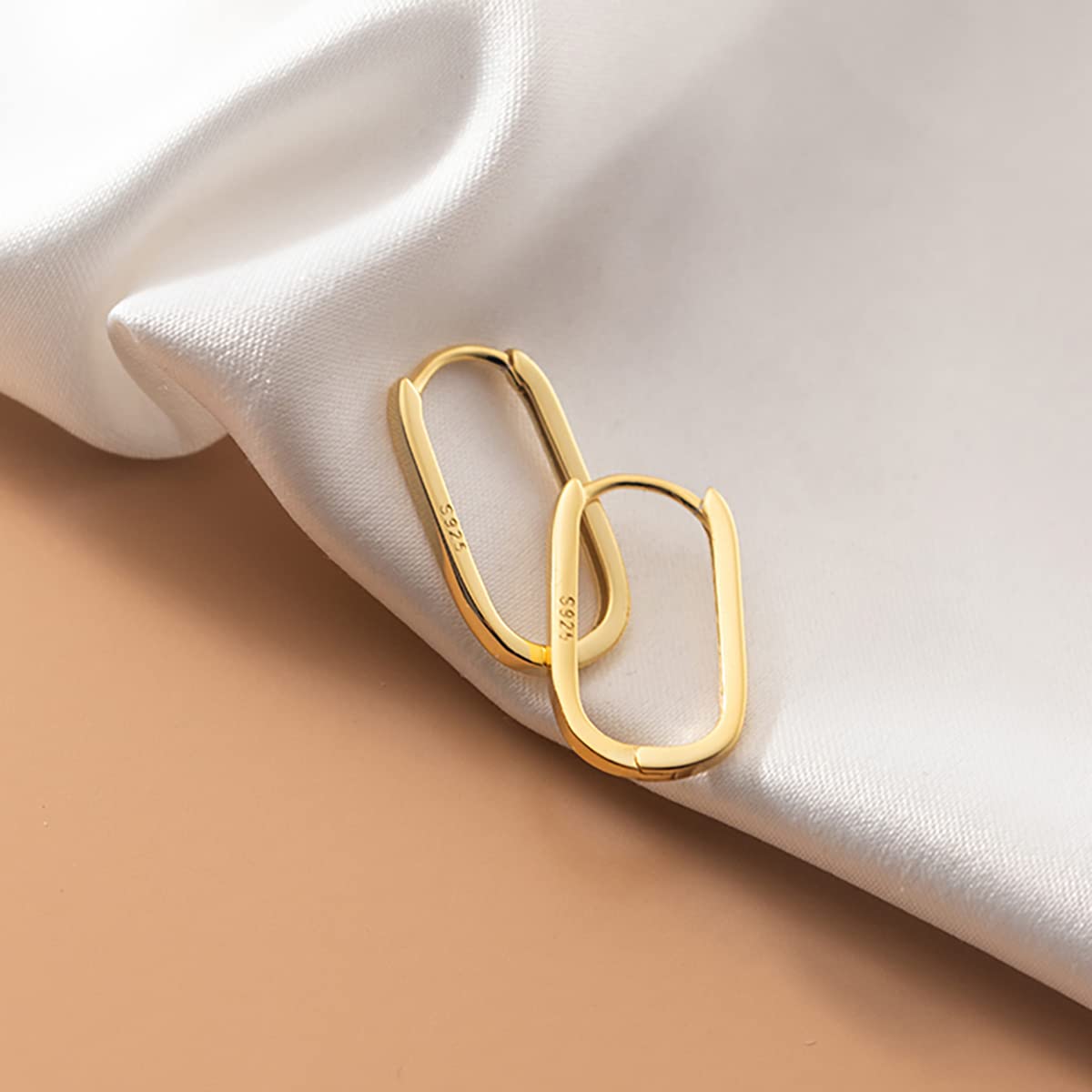 Reffeer U Hoop Earrings