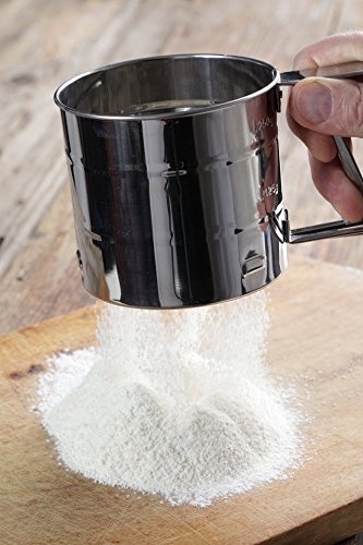 One Hand Flour sifter for baking. Stainless steel flour sifter with mesh.