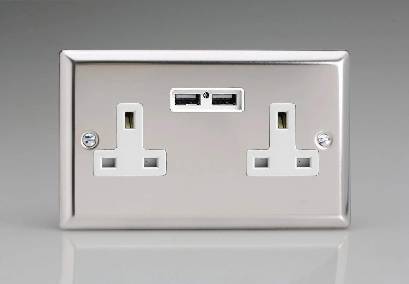 Varilight 2-Gang 13A Unswitched Socket + 2x5V DC 2100mA USB Charging Ports Mirror Chrome