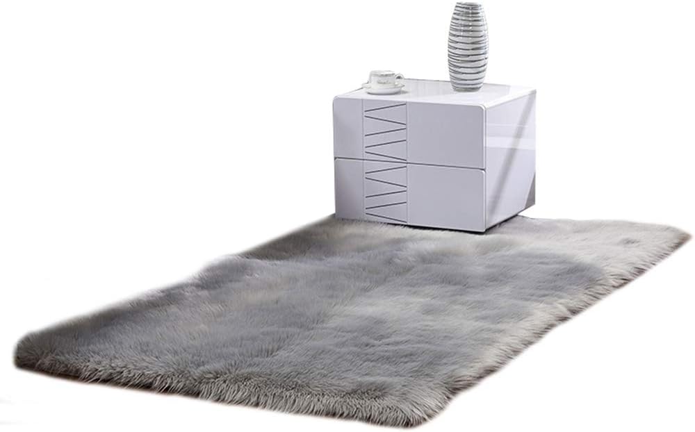 Dooxii Fluffy Longhair Faux Fur Rug for Living Room Super Soft Sheepskin Area Rug Anti-Skid Yoga Mat Bedroom Floor Sofa Shaggy Silky Plush Carpet Bedside Rugs (Grey, 30 * 30cm)