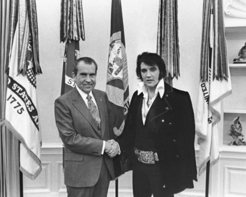New 8x10 Photo: Elvis Presley & President Richard Nixon