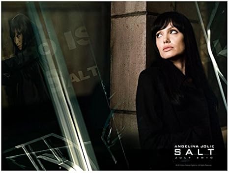 Salt Angelina Jolie As Evelyn Salt Straight Dark Hair Reflection