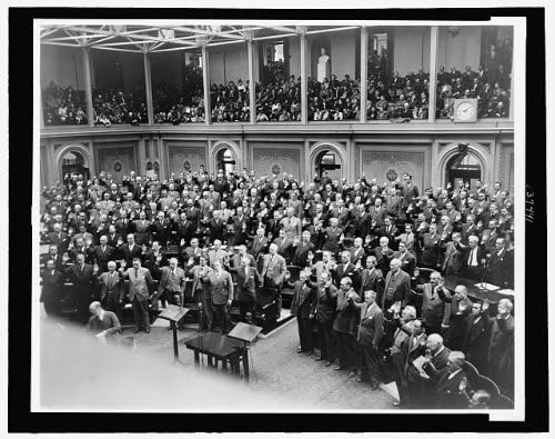 Photographs - HistoricalFindings Photo: 79th Congress,House of Representatives,Oath,US,1945