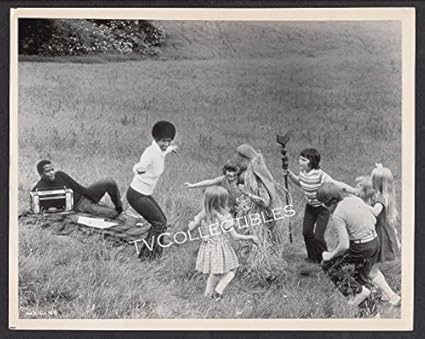 Amazon Com 8x10 Photo A Warm December 1973 Sidney Poitier Ester