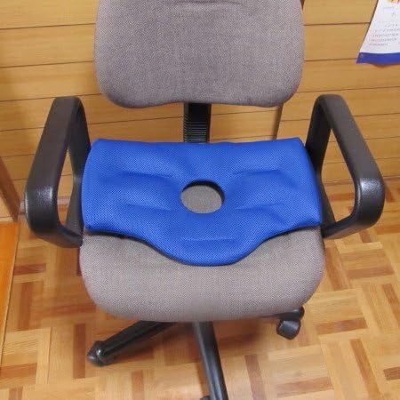 Amazon 車のシート お尻のサポート 穴あき シートクッション グレー シートクッション 車 バイク