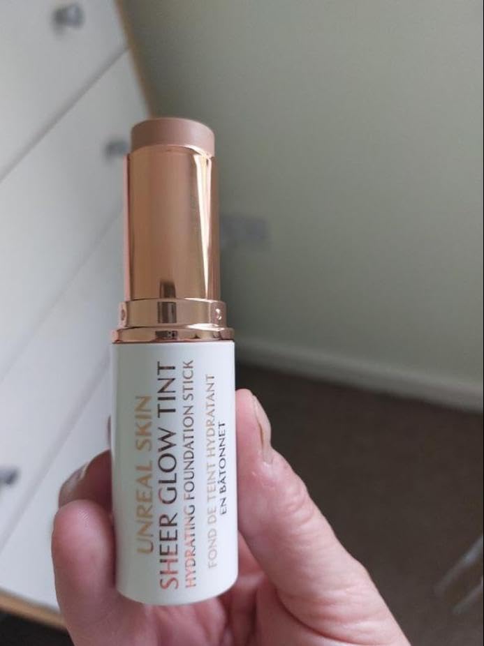 CHARLOTTE'S UNREAL SKIN SHEER GLOW TINT 7.5 MEDIUM