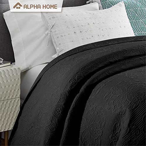 Amazon Com Alpha Home Embossing Bed Quilt Queen Size 96 96 Polyester Lightweight Checked Bedspread Quilt Machine Washable One Piece Duvet Cover Reversible Cozy Coverlets For All Seasons Black Kitchen Dining