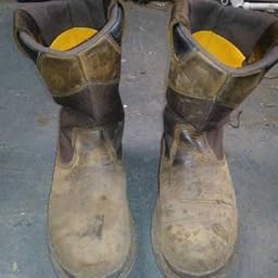 caterpillar grist work boots