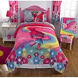 Dreamworks Trolls Show Me a Smile Reversible Twin/Full Bedding Comforter Features Princess Poppy Dancing In A Bed of Flowers On One Side And Poppy With Friend Branch On The Other Side (1, Twin/Full)