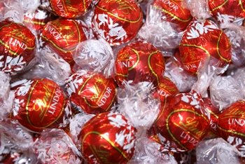 Lindt Swiss Chocolate, Lindor Truffles Milk Chocolate Balls, 120 Count Box