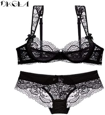 ropa interior negra con encaje